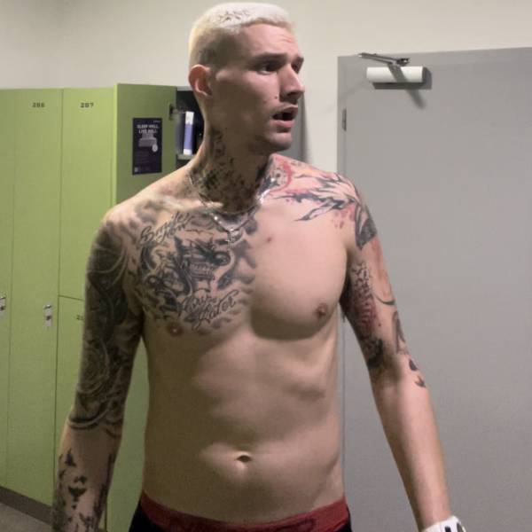 modelka s ID 0401WXA00Q p018