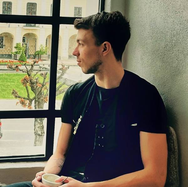 modelka s ID 0401YSBYAO p019