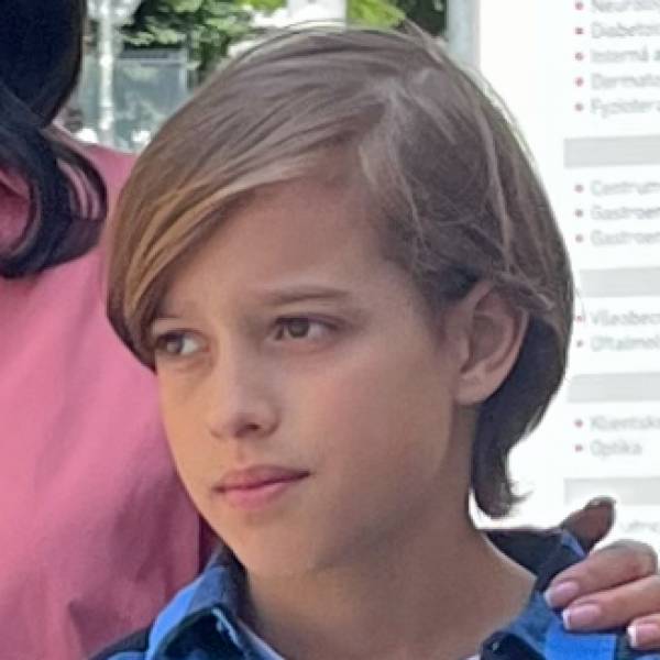 modelka s ID 0401YWT10R p016