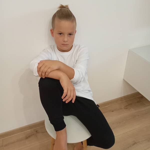 modelka s ID 0401ZG28GR p018