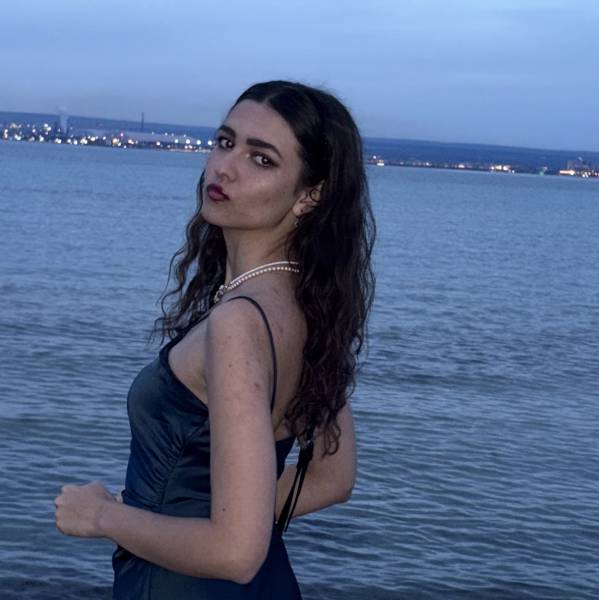 modelka s ID 040202Z998 p019