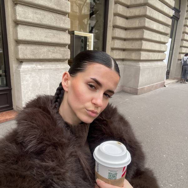 modelka s ID 04020BD4IP p016