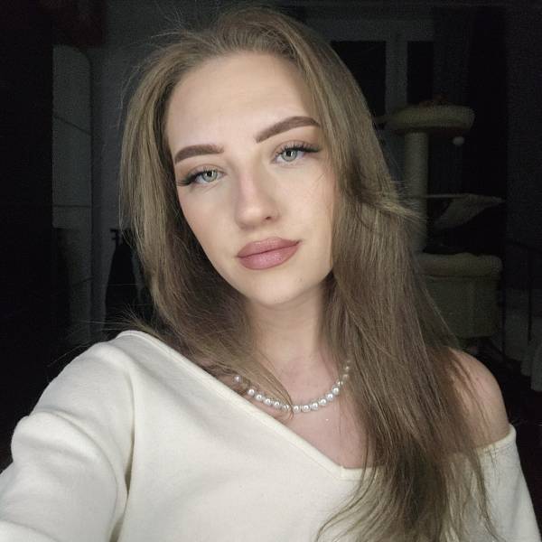 modelka s ID 04020KVD0W p016