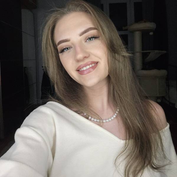 modelka s ID 04020KVD0W p017