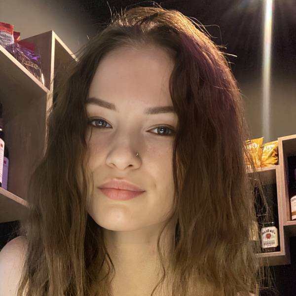 modelka s ID 04020YWWRC p017