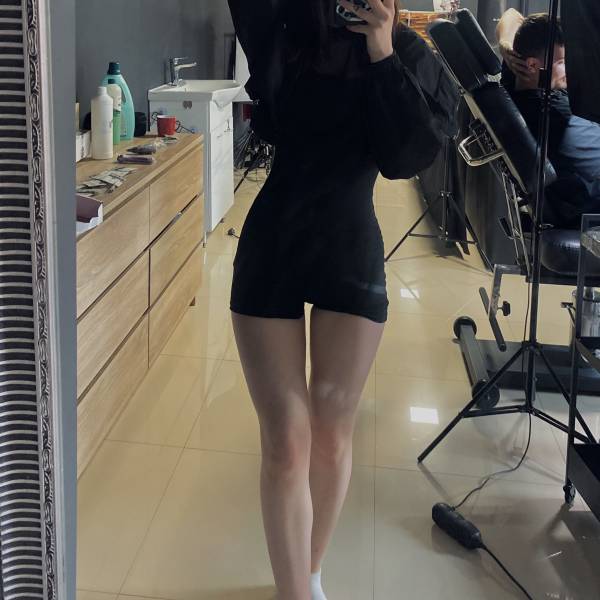 modelka s ID 04020YWWRC p018