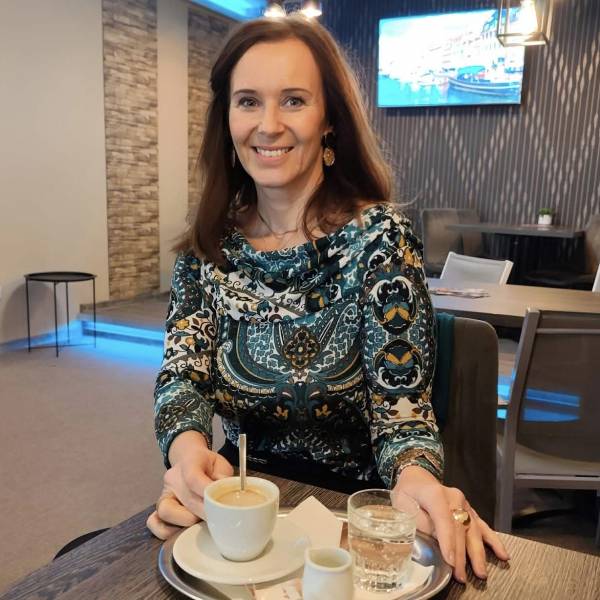 modelka s ID 0402103GNF p017