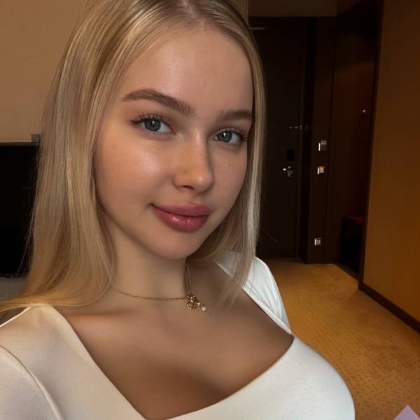 modelka s ID 0402124CYH p016