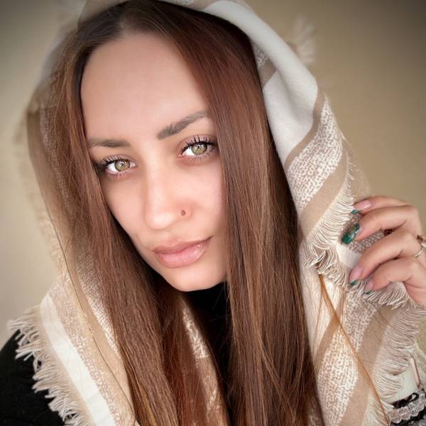 modelka s ID 0402144IJQ p016