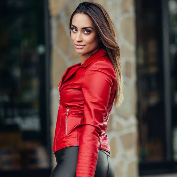 modelka s ID 0402144IJQ p017