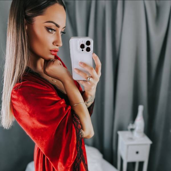 modelka s ID 0402144IJQ p019