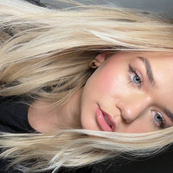 modelka s ID 04021CORO8 p016