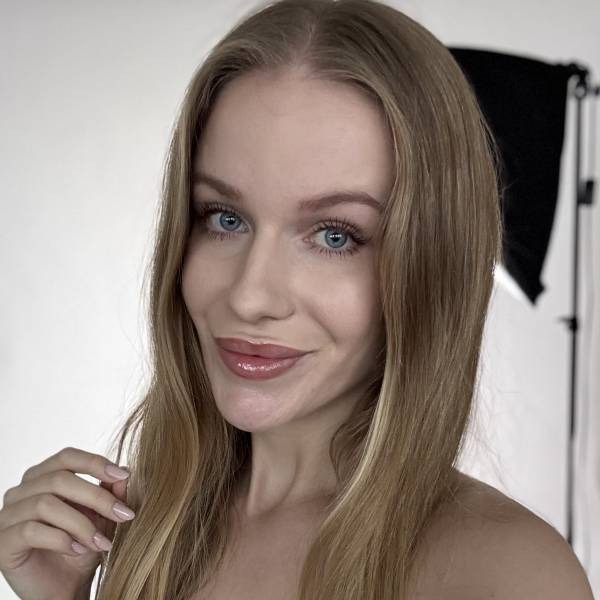 modelka s ID 04021F2V7B p017