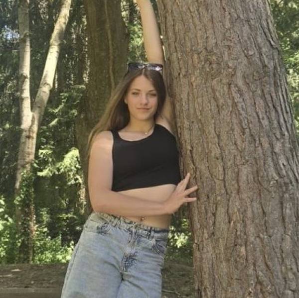 modelka s ID 04021NPZ0A p017