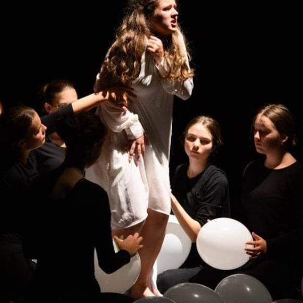 modelka s ID 04021XY4TJ p018