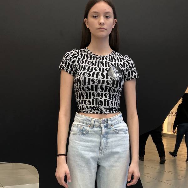 modelka s ID 04021YJENQ p018