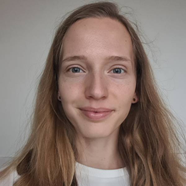 modelka s ID 04022B76RA p016