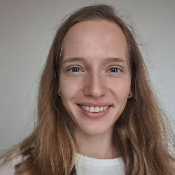 modelka s ID 04022B76RA p017