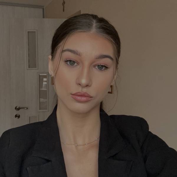 modelka s ID 04022HM1KJ p016