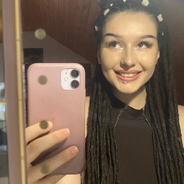 modelka s ID 04022NSSRF p017