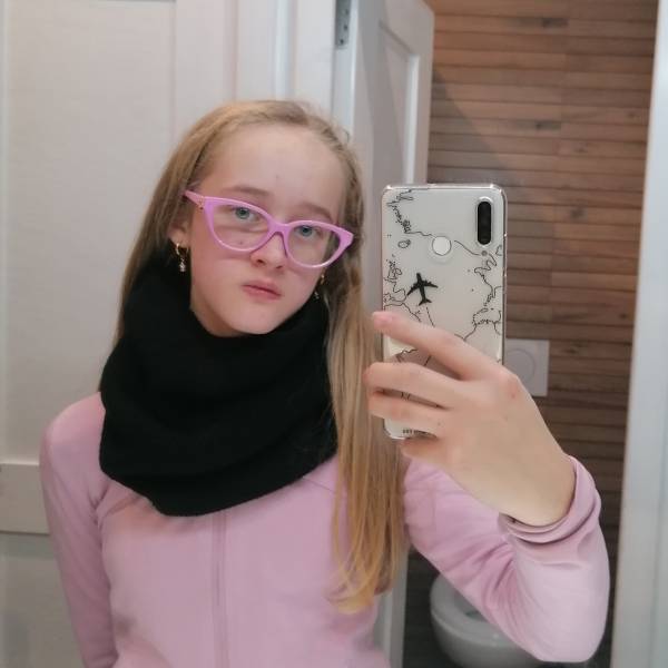 modelka s ID 04022O4OCL p016