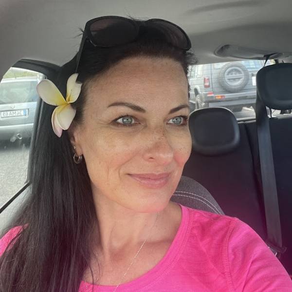 modelka s ID 04022OPRJU p019