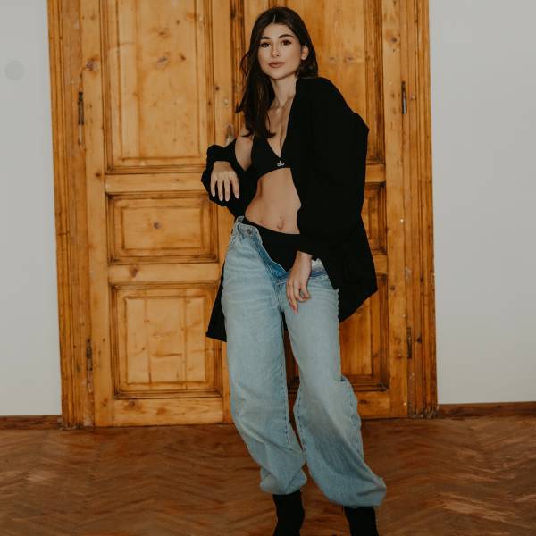 modelka s ID 04022OXLMA p018