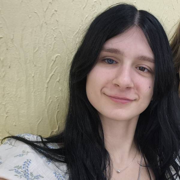 modelka s ID 04022T6VBR p017