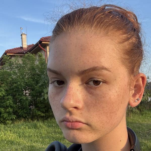 modelka s ID 04022VEYOH p016