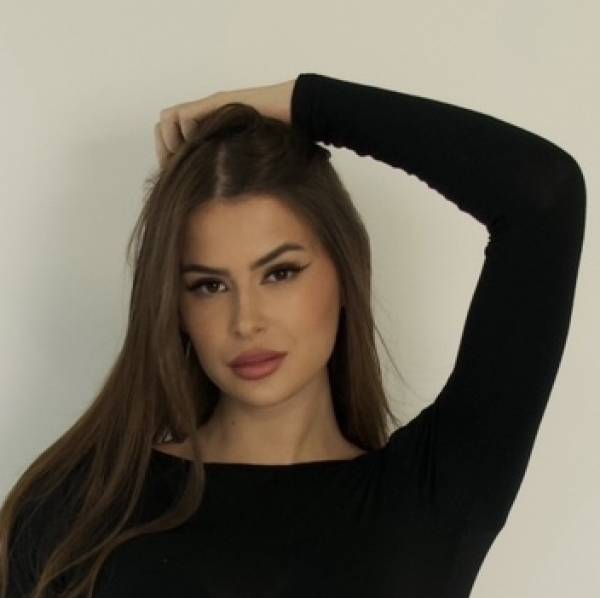 modelka s ID 04022YPC28 p016