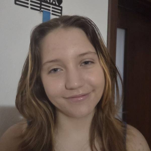 modelka s ID 04022YVCBX p017