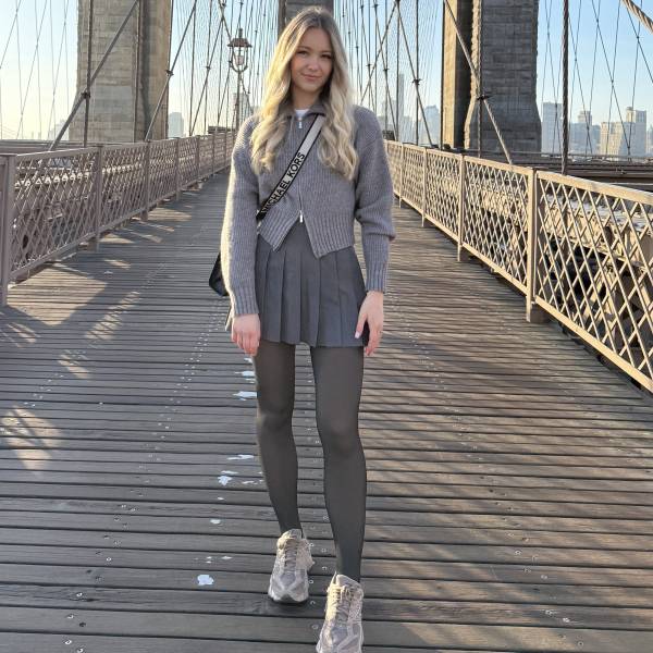 modelka s ID 040231FRQC p018