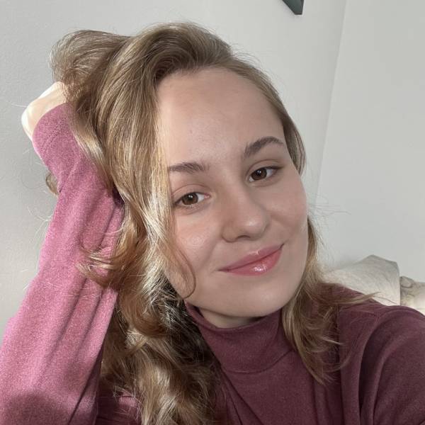 modelka s ID 040238MFG1 p017