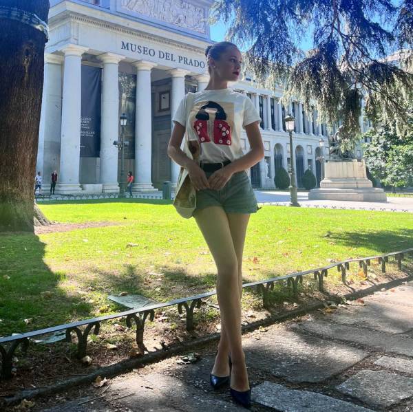 modelka s ID 040238MFG1 p018