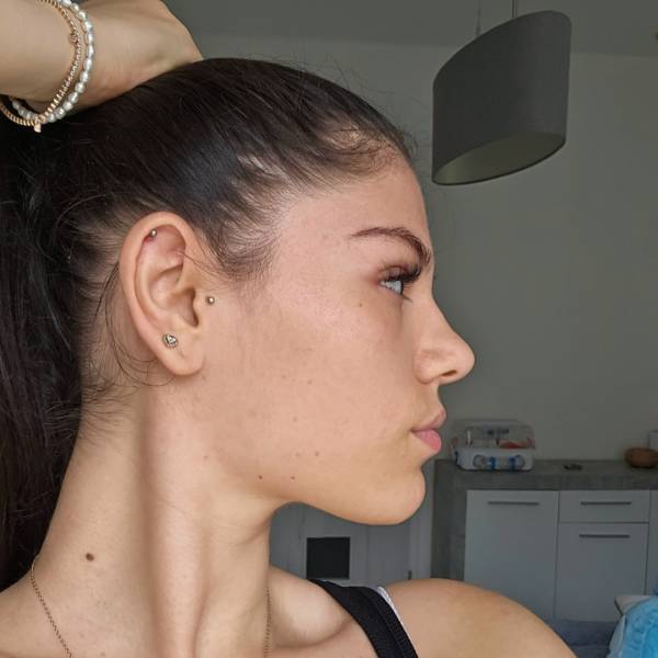 modelka s ID 04023BUR2U p019