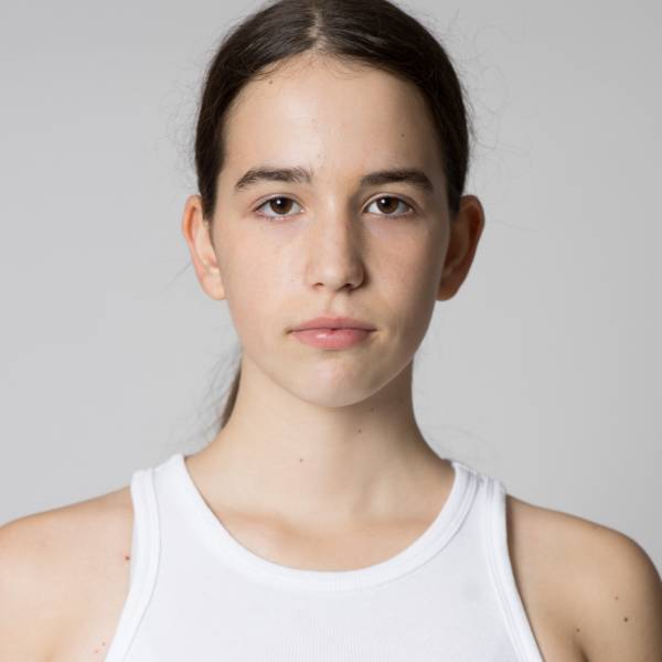 modelka s ID 04023RZSA9 p016