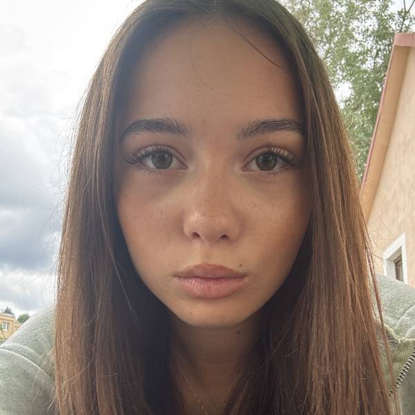 modelka s ID 040242D8YI p016