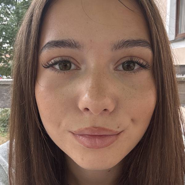 modelka s ID 040242D8YI p017