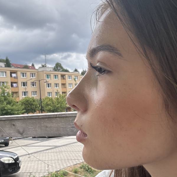 modelka s ID 040242D8YI p019