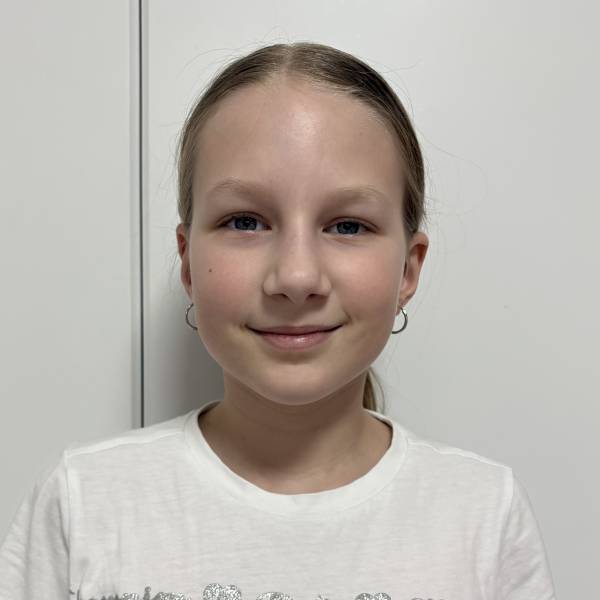 modelka s ID 040247WF6J p017