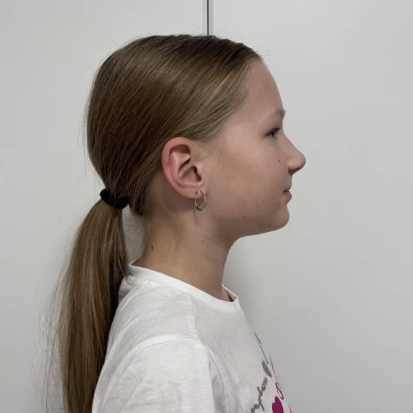 modelka s ID 040247WF6J p019