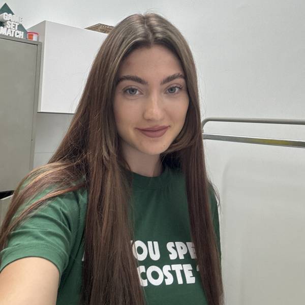 modelka s ID 04024HEVNQ p017