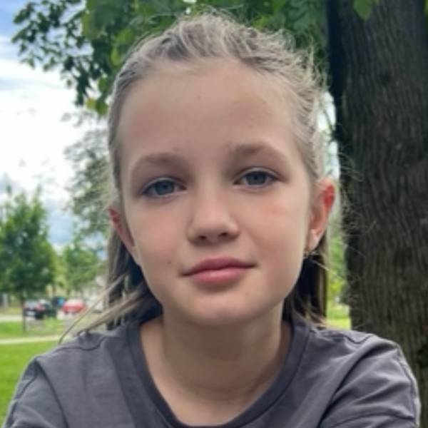 modelka s ID 04024N4PIQ p016