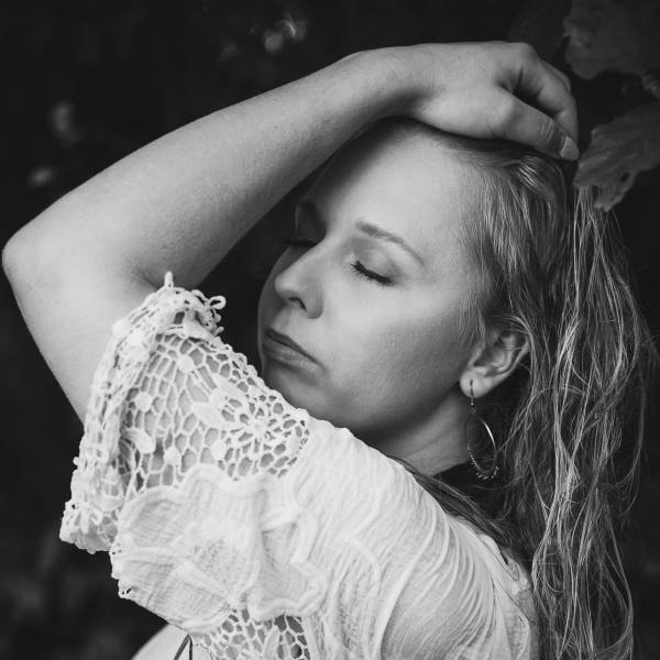 modelka s ID 040257B90Q p019