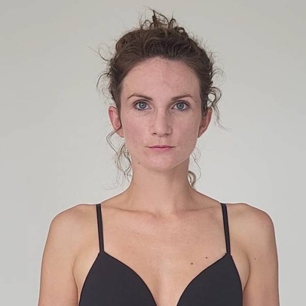 modelka s ID 04025JL5B5 p016