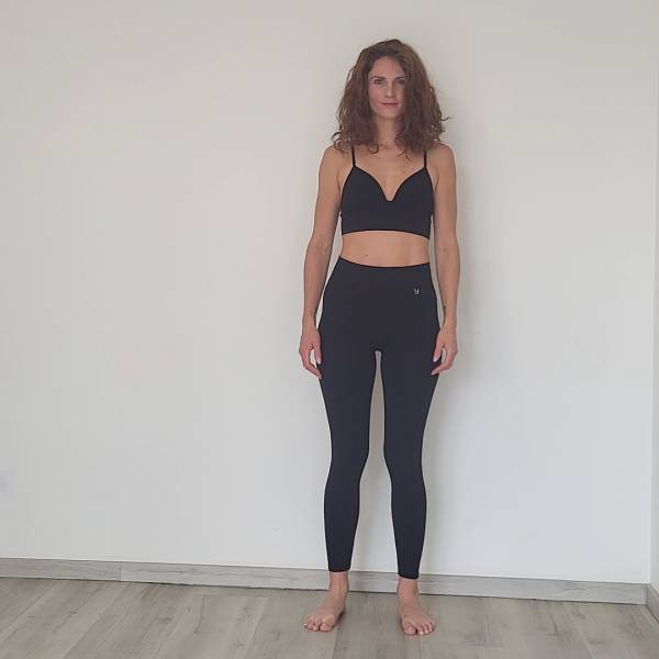 modelka s ID 04025JL5B5 p018