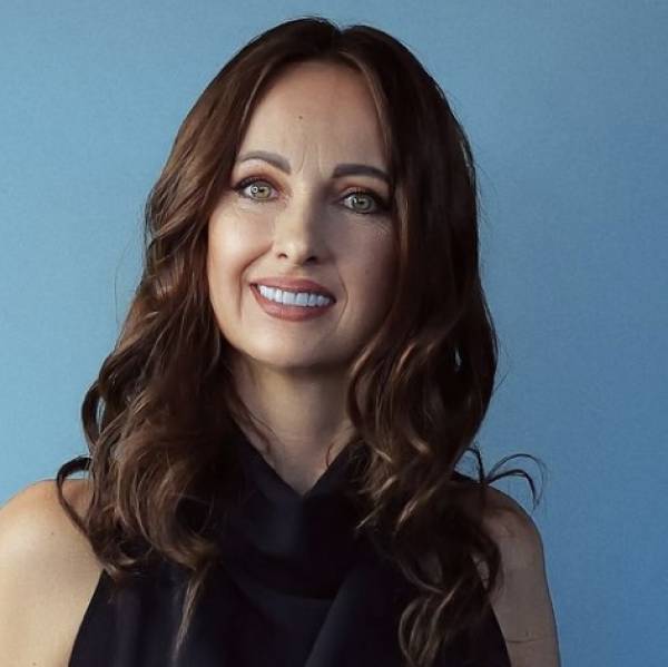 modelka s ID 04025MJB0G p017