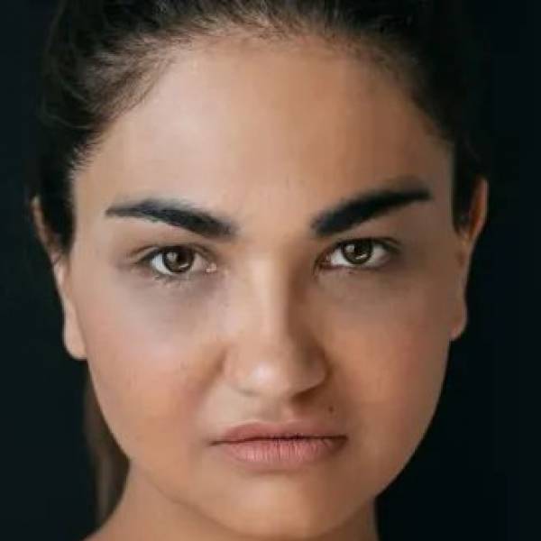 modelka s ID 04025N7J6K p016