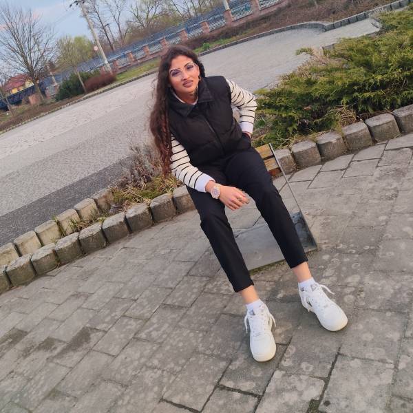 modelka s ID 04025QXYBN p019