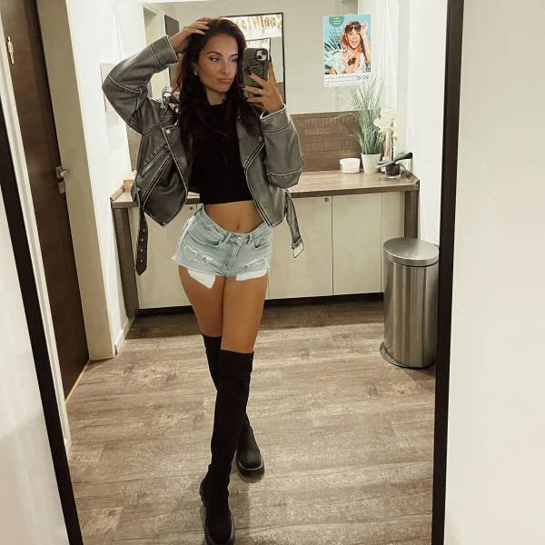 modelka s ID 040261I0WN p018